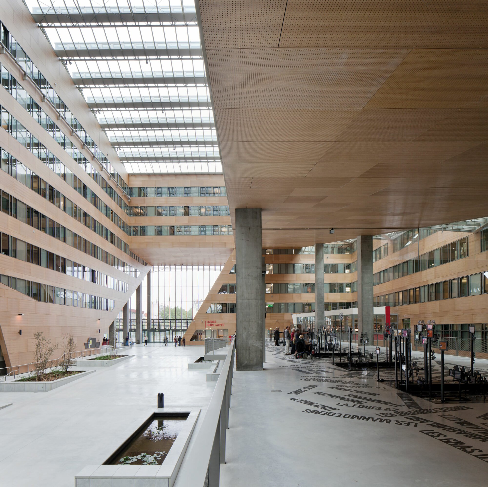 parklex prodema natural oak hotel de region rhone alpes christian de portzamparc 01