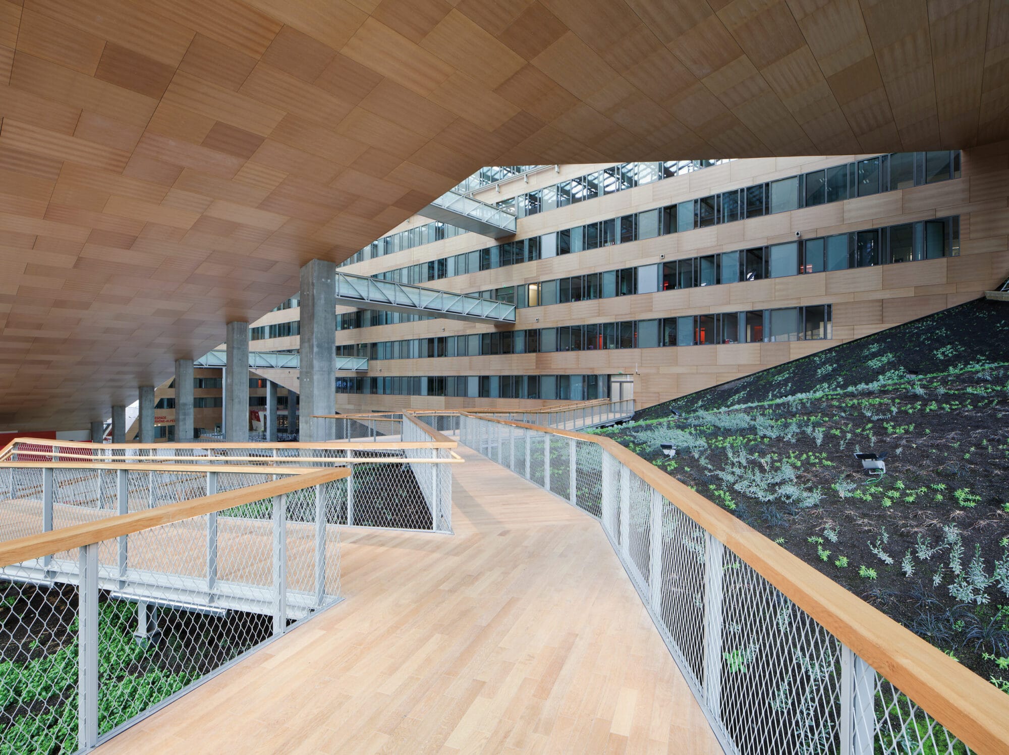 parklex prodema natural oak hotel de region rhone alpes christian de portzamparc 03