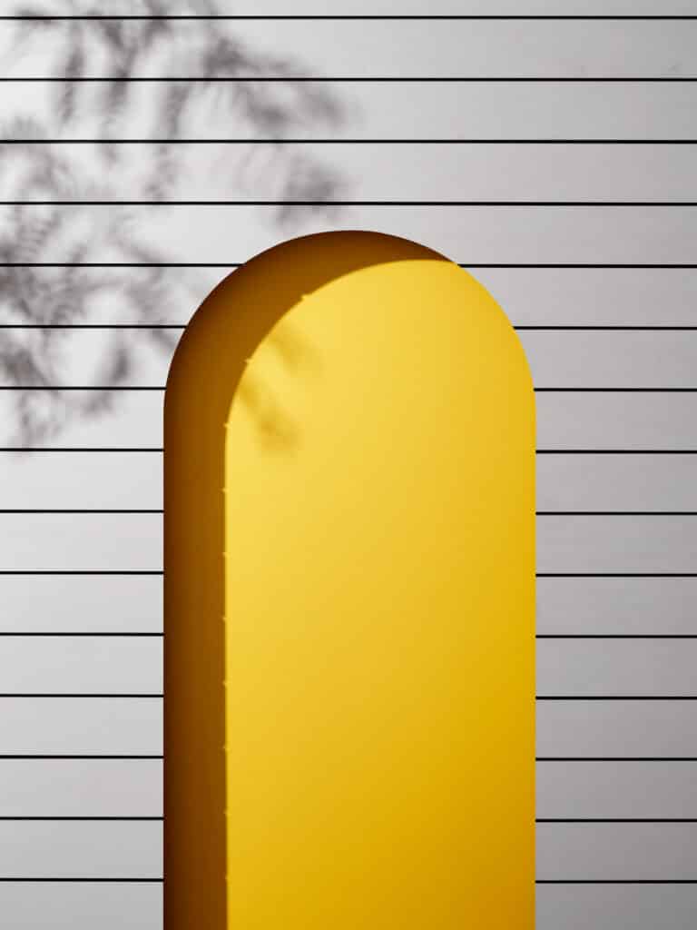 Timber siding with a closed-joint system that allows for easy installation of wood boards of different widths.