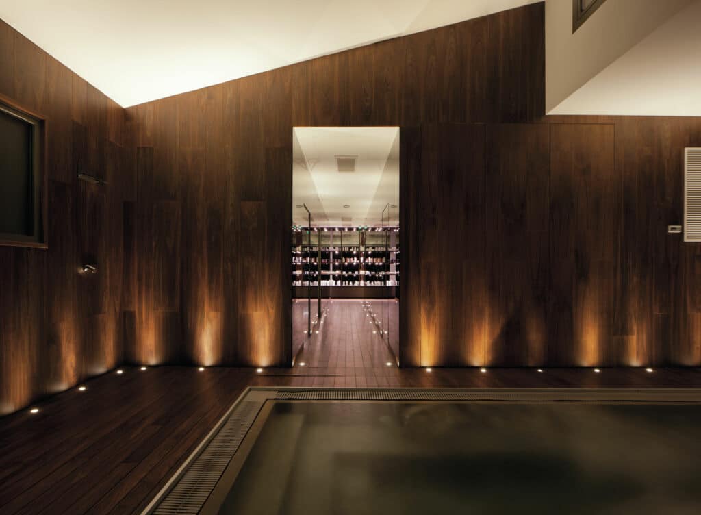 parklex-prodema-walnut-hotel-sezz-saint-tropez-christophe-pillet-02