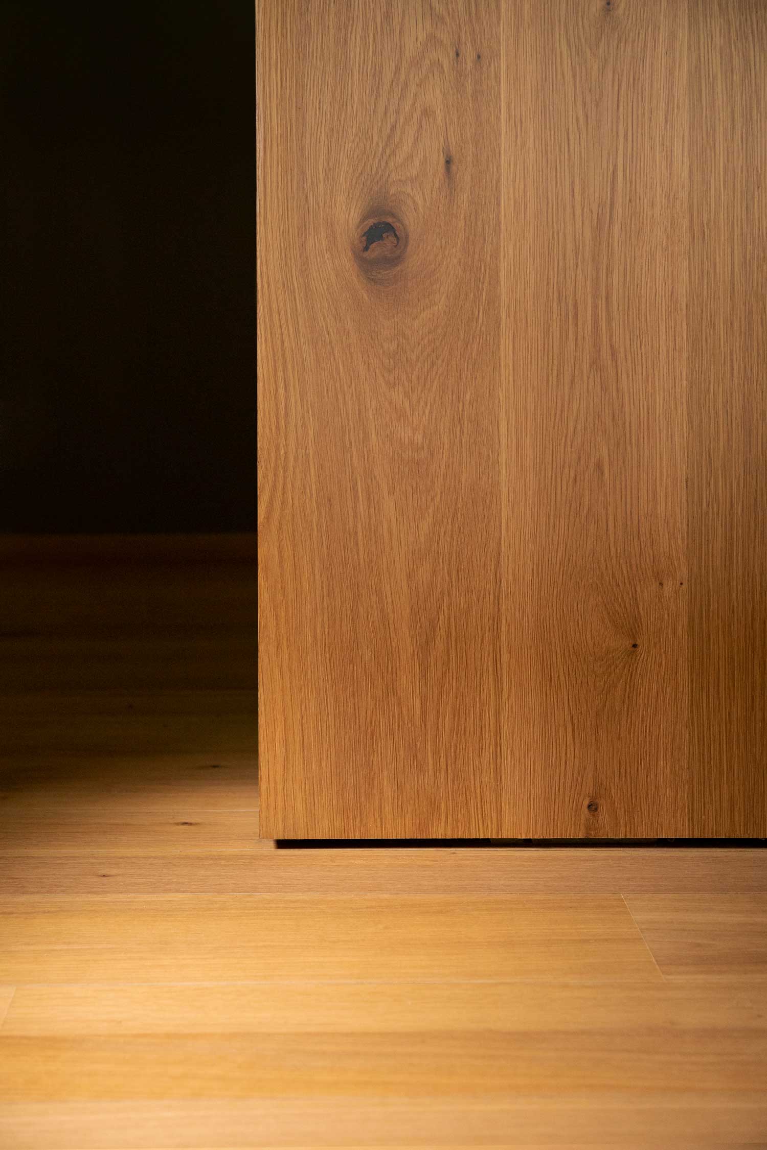 Construction detail of Parklex Prodema interior wooden cladding in the Landaburu Borda country house, by Jordi Hidalgo Tané.