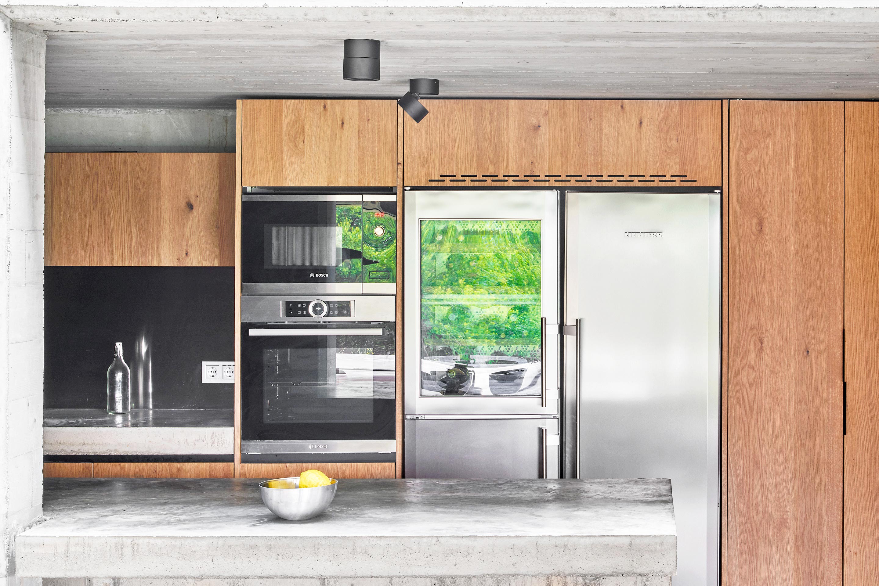 Revestimientos de pared para cocinas: madera natural antibacteriana