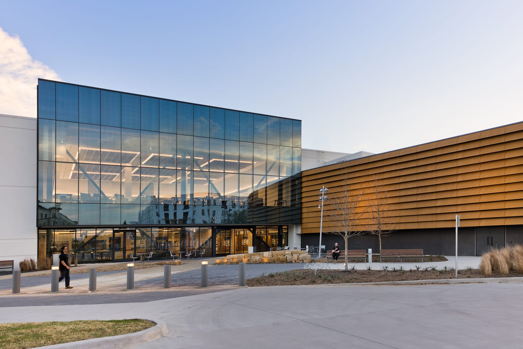 HIPDL FriscoPublicLibrary Exterior Zhou 23