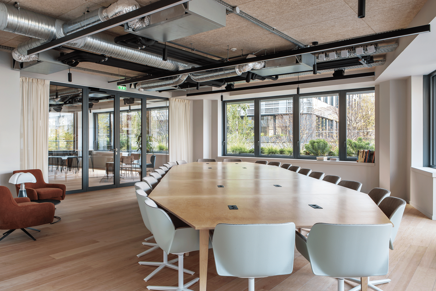 2022 NidaOffices RAAM Floor AmericanOak Walnut Maple 03