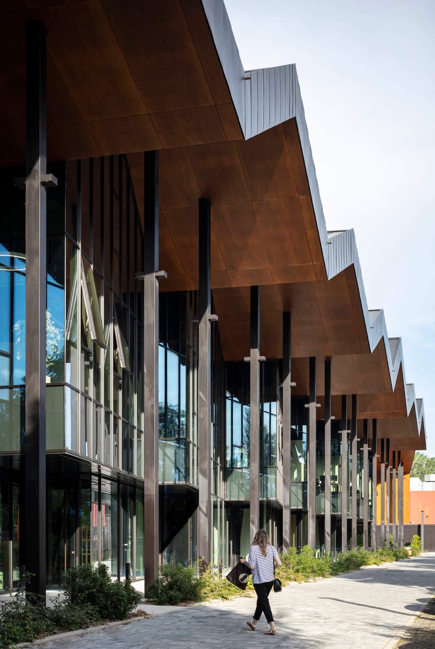Efficient Installation Systems: How to Reduce Materials Without Compromising Architectural Performance